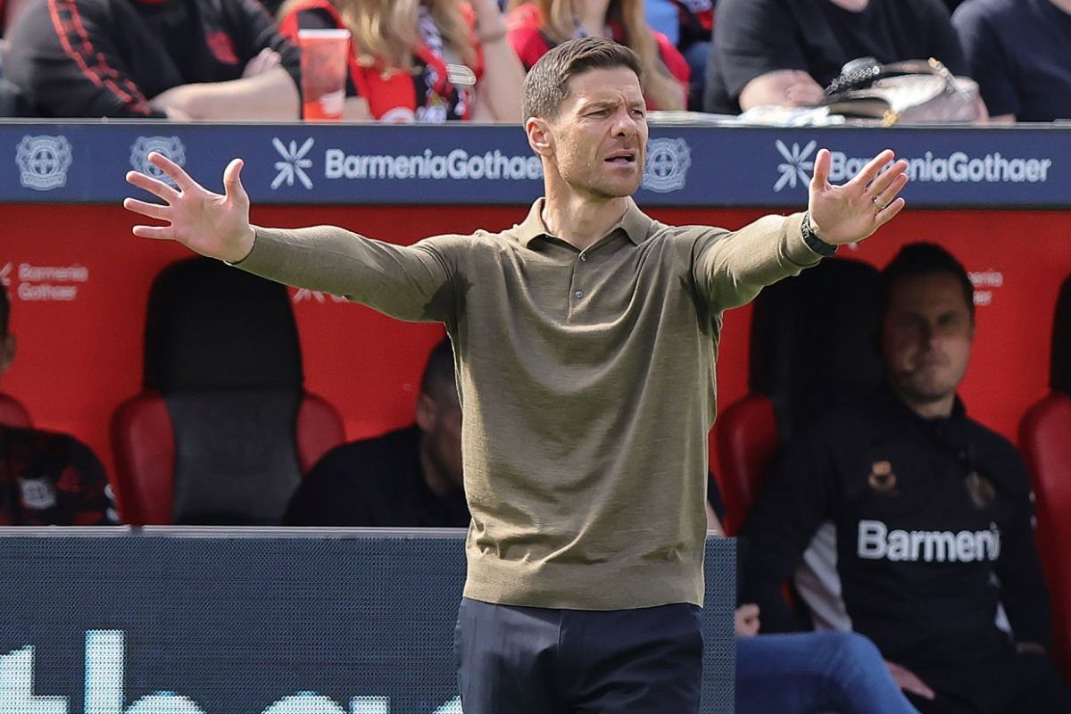 Xabi Alonso en el banquillo