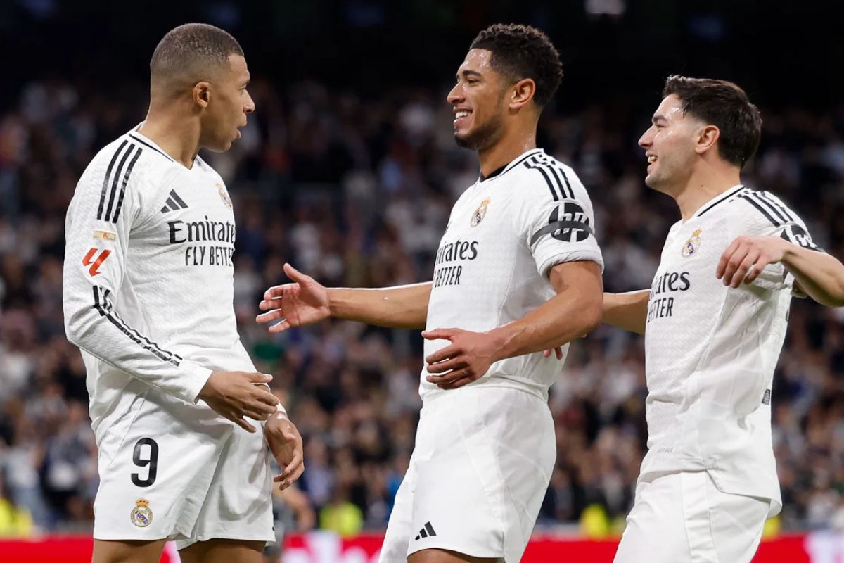 Mbappé, Bellingham y Brahim celebrando un gol en el Bernabéu