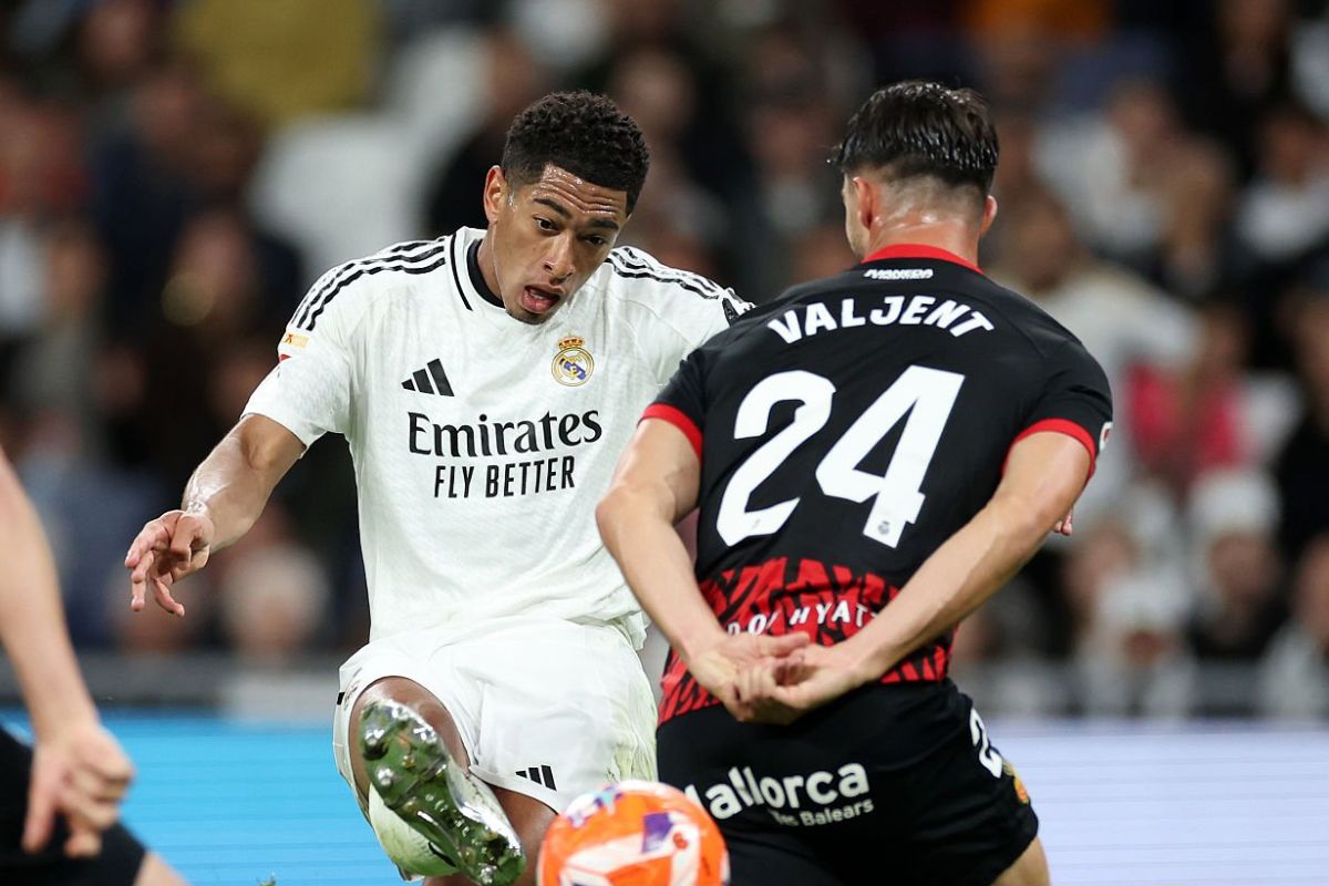 Bellingham disparando a portería ante Valjent