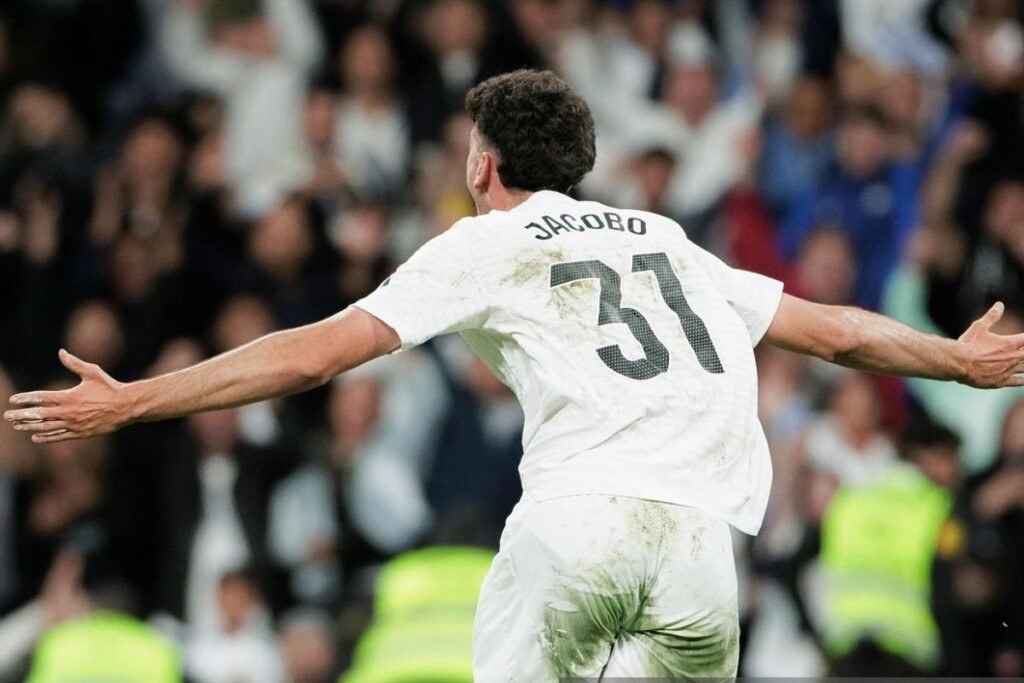 Jacobo Ramón celebrando su gol al Mallorca