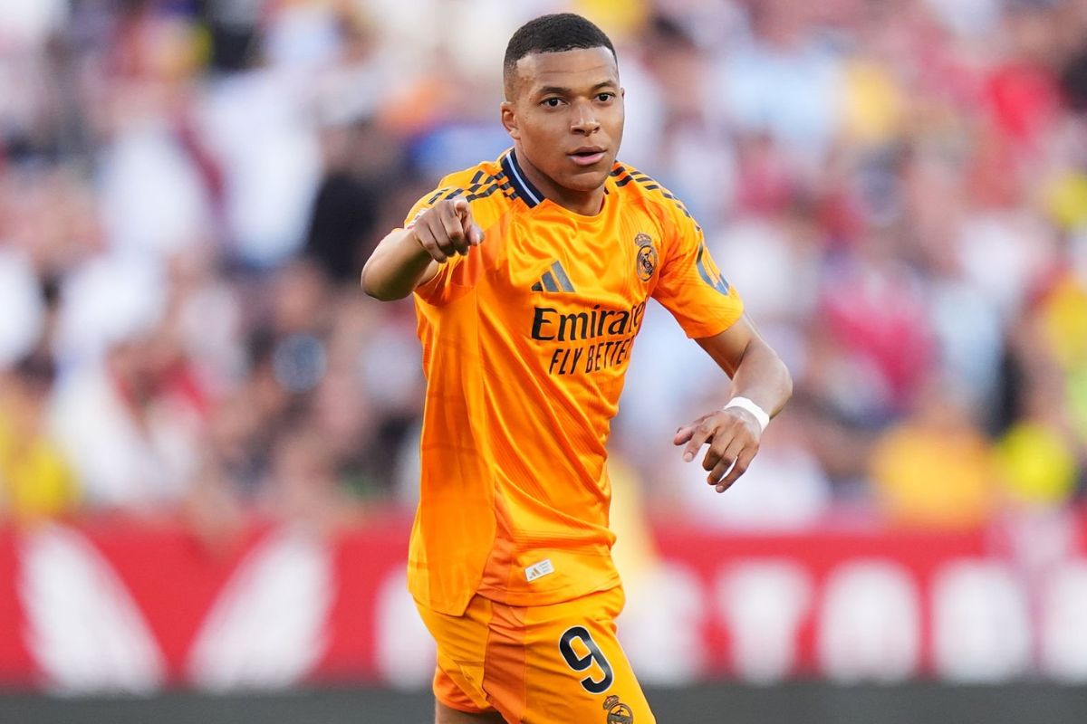 Mbappé celebrando su gol al Sevilla