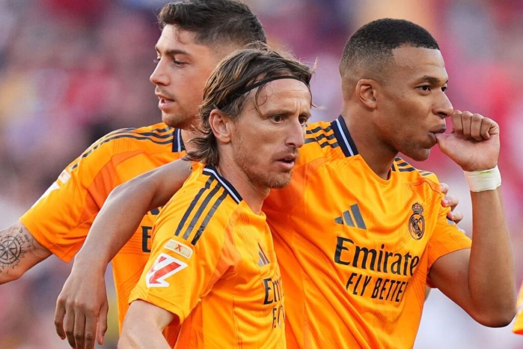 El Madrid celebrando un gol al Sevilla