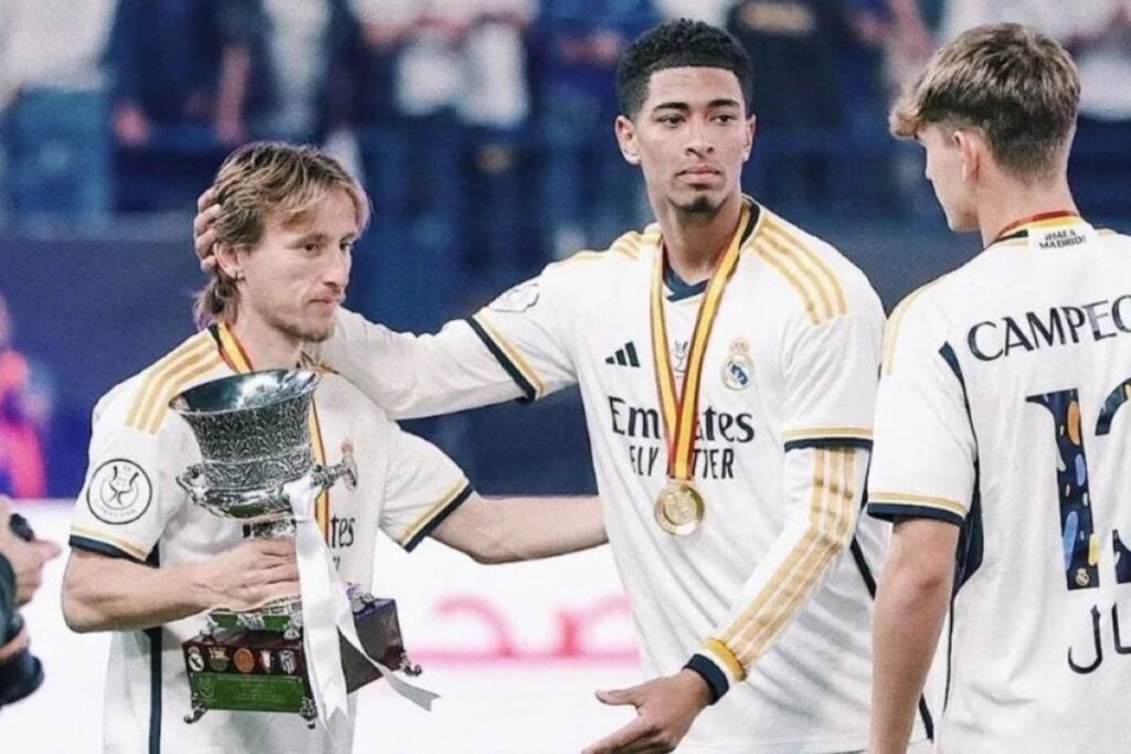 Modric y Nico Paz con Bellingham