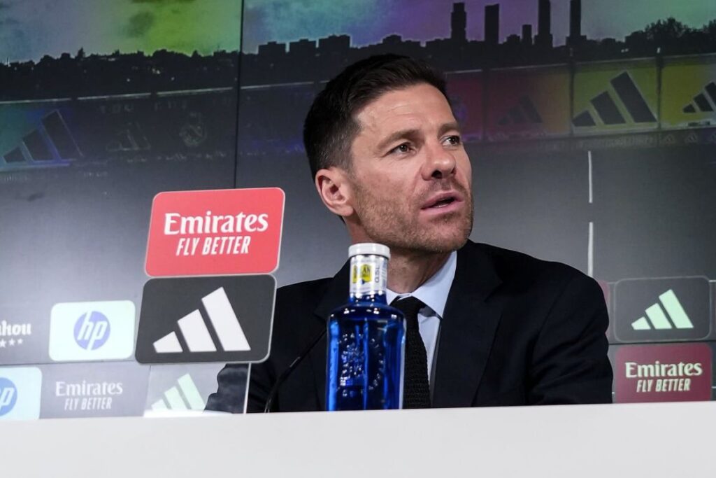 Xabi Alonso en la rueda de prensa