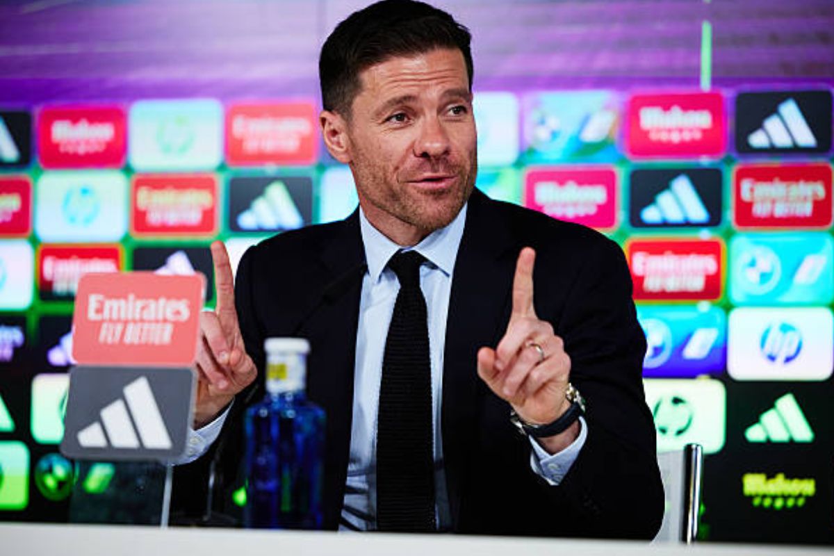 Xabi en rueda de prensa