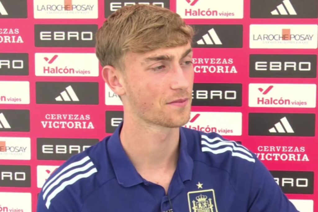 Huijsen en una entrevista con España