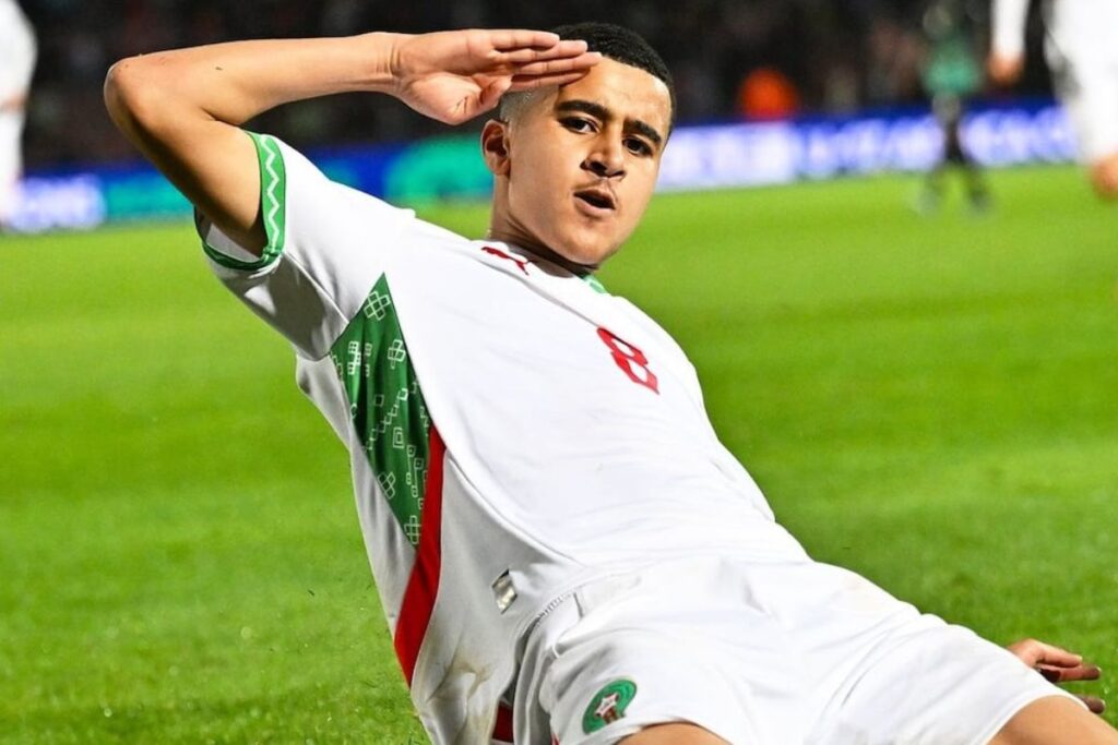 Abdellah Ouazane celebrando un gol con Marruecos