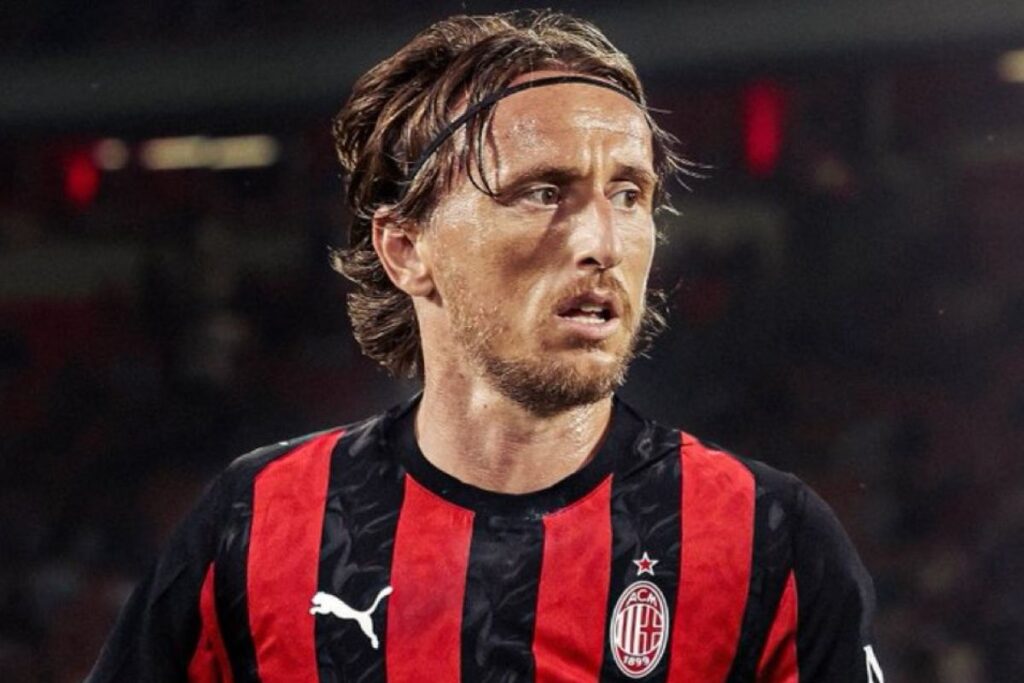 Modric vestido del Milan