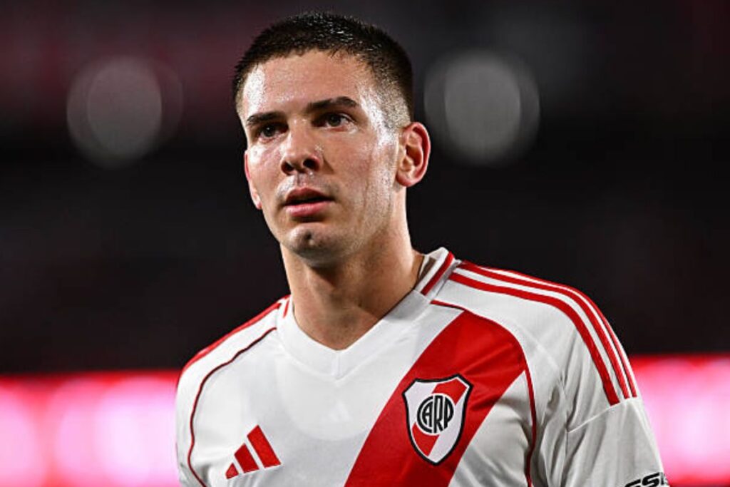 Franco Mastantuono con River en un partido