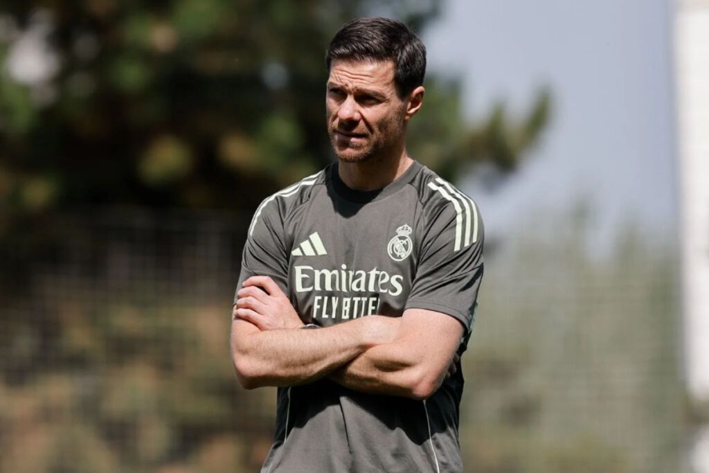Xabi Alonso en un entrenamiento con el Real Madrid