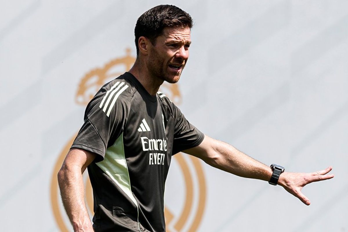 Xabi entrenando con el Real Madrid