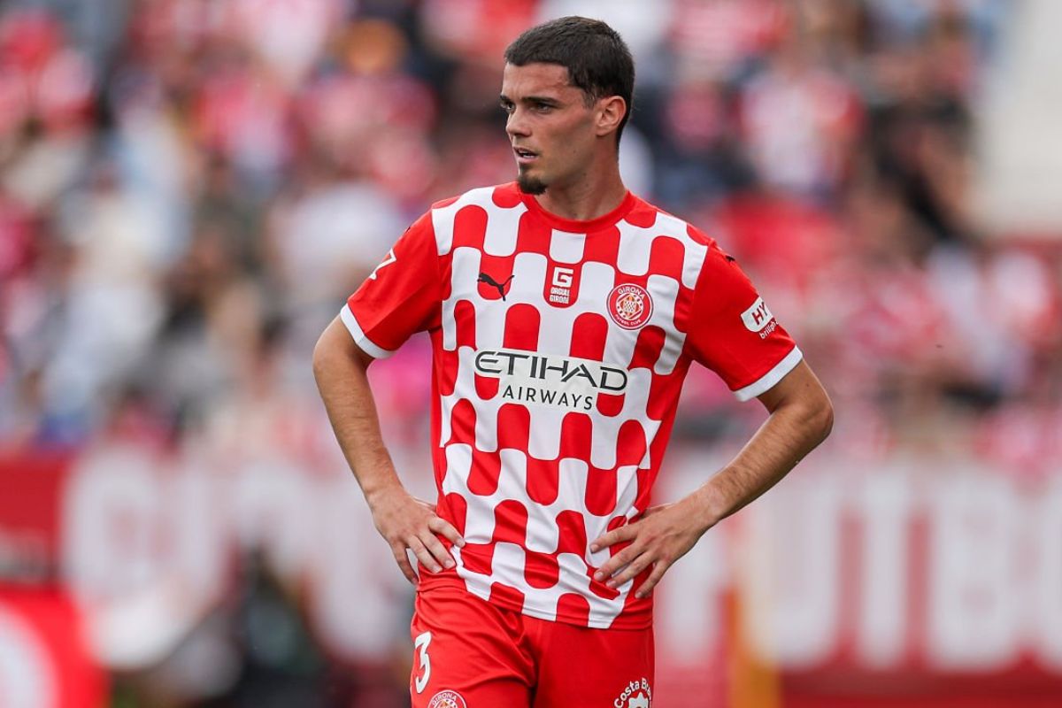 Miguel Gutiérrez con el Girona en un partido