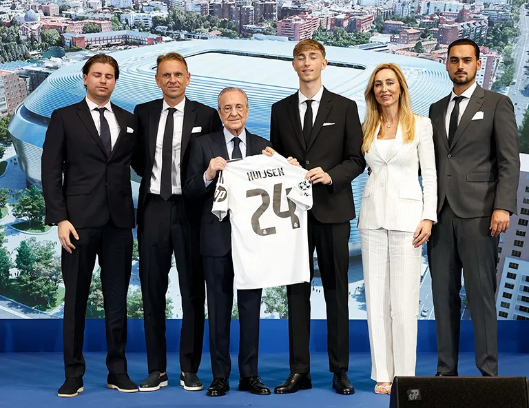 El padre de Huijsen filtra un fichaje aún no oficial del Real Madrid