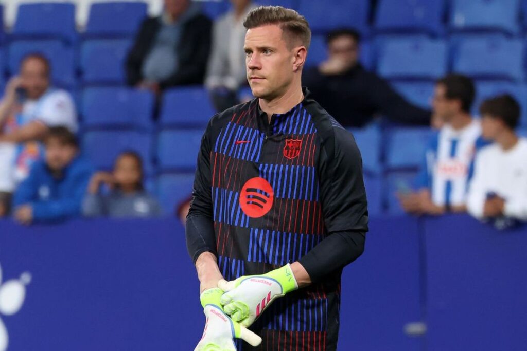 Ter Stegen le echa un pulso a Laporta: se opera, pero monta el lío Ter Stegen en un partido con el Barça