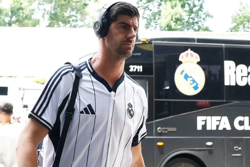 Courtois llegando al Mundial con el Real Madrid