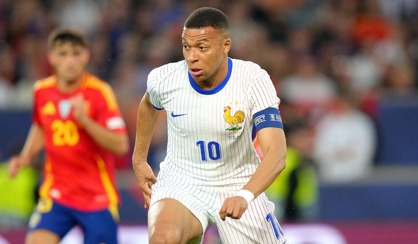 Mbappé, durante un partido de Francia con el 10 (Getty)