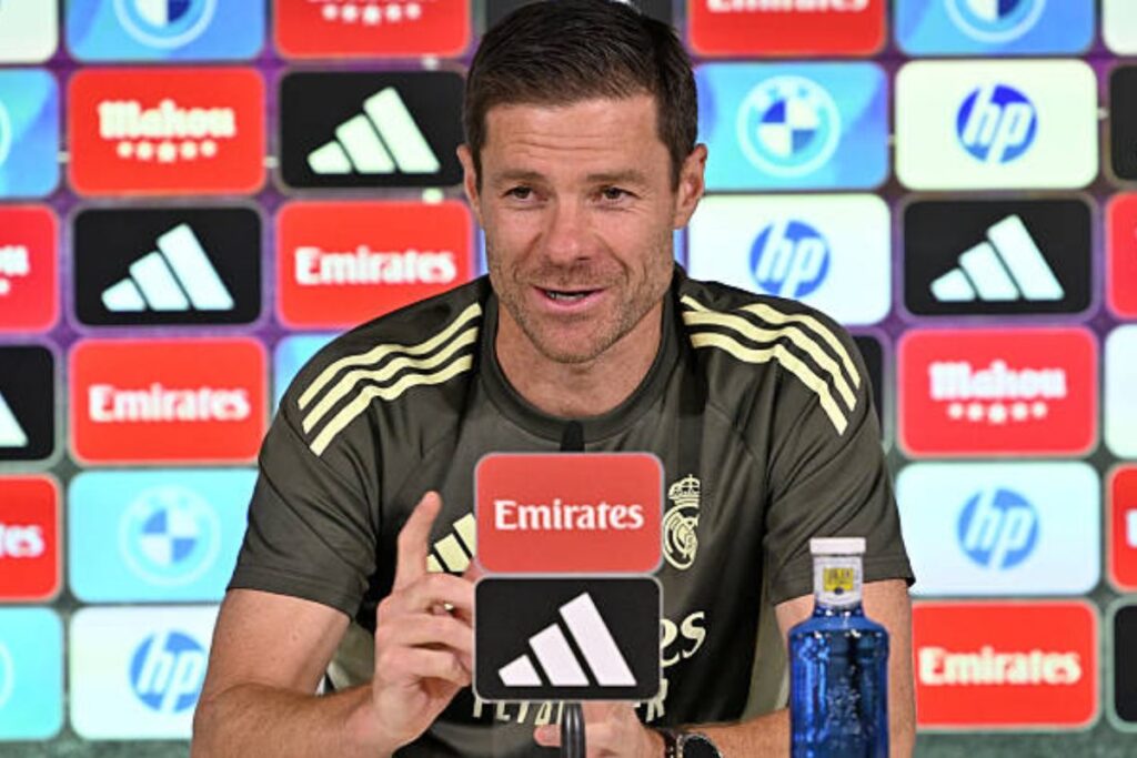 Xabi en rueda de prensa