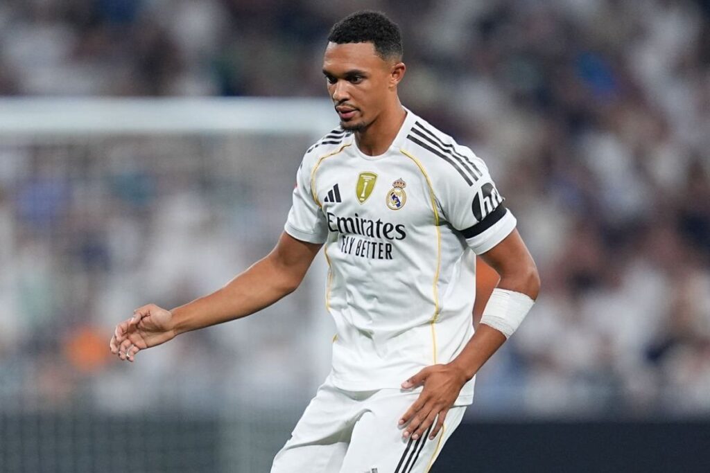 The Athletic: Xabi quiere probar a Alexander-Arnold en el medio