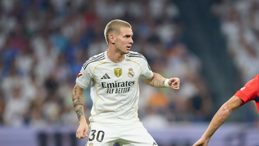 El debut de Mastantuono de blanco (Getty)