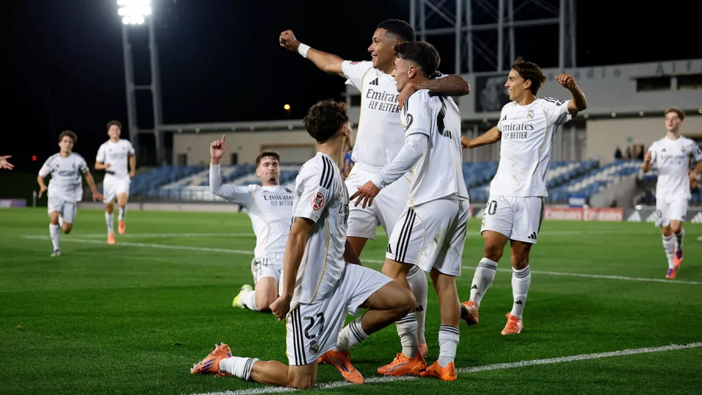 Un doblete de Loren Zúñiga mete al Real Madrid en zona de Playoff (2-0)