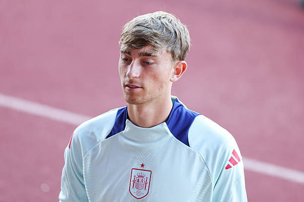 Huijsen vuelve lesionado: qué tiene y cuánto estará de baja