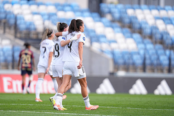 El Real Madrid golea para acabar un mes redondo (4-0)