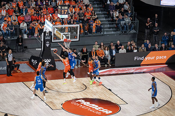 El Real Madrid cae en el nuevo Roig Arena (89-76)