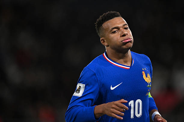 Última hora: Mbappé vuelve con molestias a Madrid